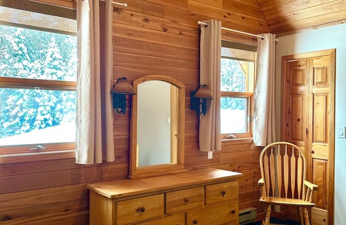 Central Okanagan House | Private cabin in the woods with hot tub