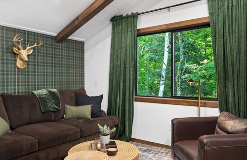Sandstone Cabin | Private Cabin Near Grindstone Lake - Dogs Welcome!