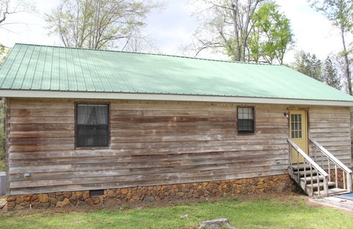 Jack Cabin | Private cabin on 5 acres near Troy, Alabama with pond.