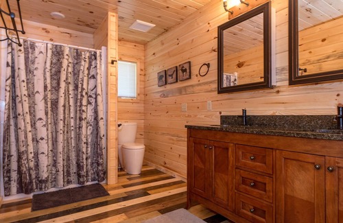 Hackensack Cabin | Private Cabin Retreat at Historic Resort