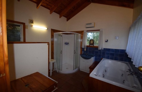 Kaikoura Cabin | Private cabin with WiFi on a lavender farm in Kaikōura