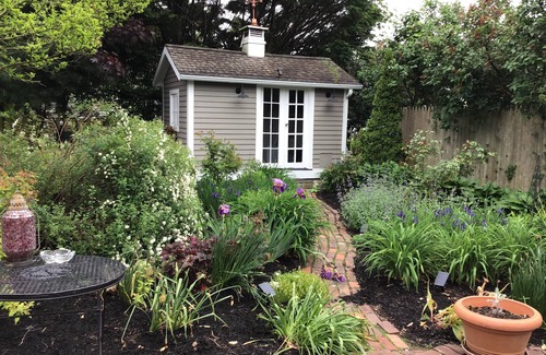 Mystic Cottage | Private Carriage House, Historic Downtown Mystic