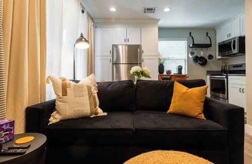 Pierson Place Historic District House | Private Casita, patio, walk to dining/rail to dwtn