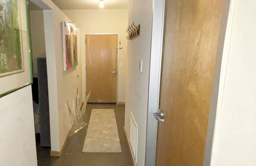 Midtown Apartment | Private Charming Midtown 1-bedroom apartment in amazing Detroit with WiFi, AC