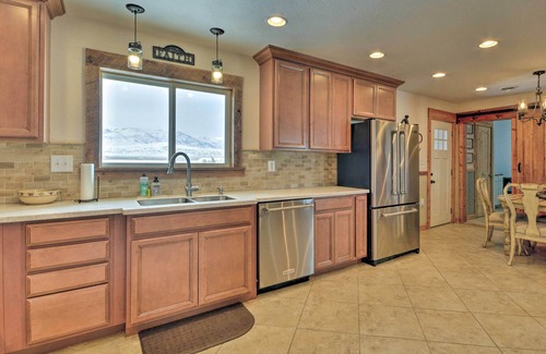 Clark Cabin | Private Clark Ranch Retreat w/Mountain Views!