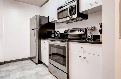 Hoboken Apartment | Private & Clean 1BR | Work Remote | Hoboken Riverfront | Easy access to NYC