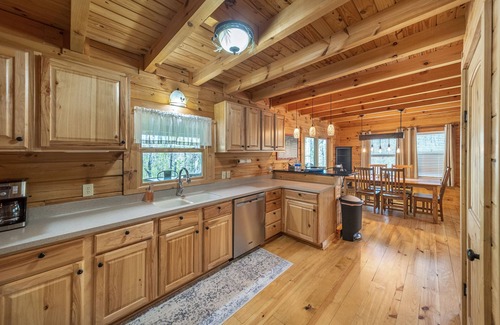 Nebo House | Private & clean. Enjoy the beauty of Lake James & Western North Carolina!