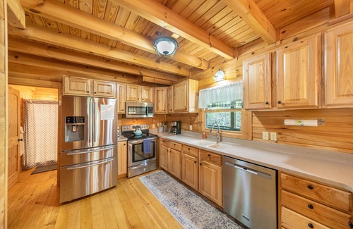 Nebo House | Private & clean. Enjoy the beauty of Lake James & Western North Carolina!