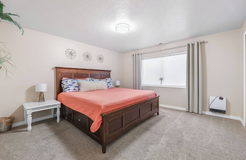 South Jordan House | Private/clean guest suite, bath, kitchen & laundry