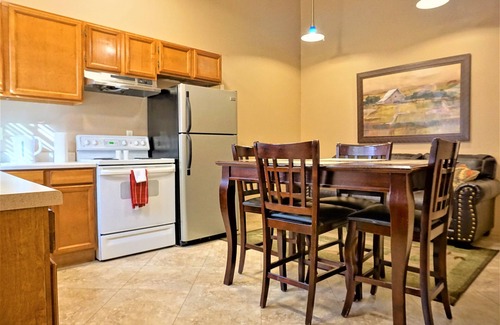 Pinnacle Peak House | Private & Comfortable: full kitchen, basic breakfast, and beautiful scenery