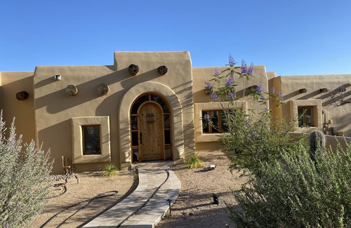 North Scottsdale House | Private Contemporary Adobe on 5 Acres, Beautiful Mountain Views, Salt Water Pool