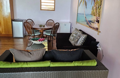 Deuba House | Private Cool Tropical Rain forest Hide away 5 min walk to the beach and resort