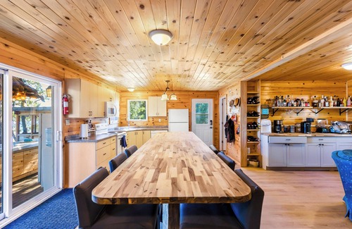 Garson Cottage | Private cottage that fits multiple families! Quiet lake, hot tub, sauna & beach