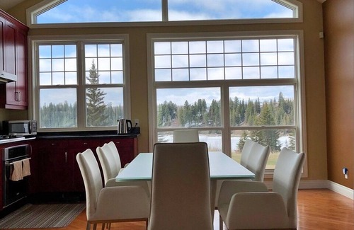 Calgary Villa | Private Cottage