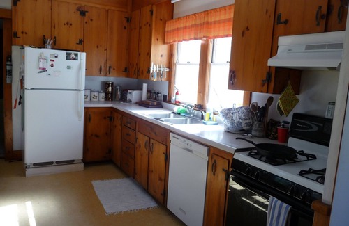 Sebascodegan Island Cottage | Private cottage in Cundy's Harbor, walk to ocean - discount for month-long stays