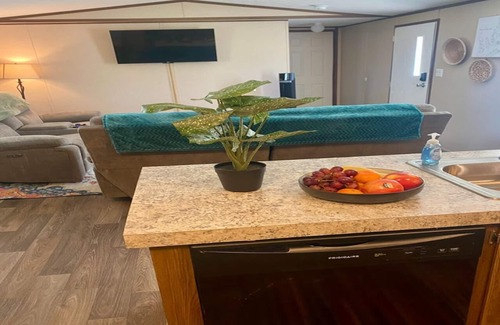 Bastrop House | Private Cozy Hideaway with Deck/Escape Austin [35mi]