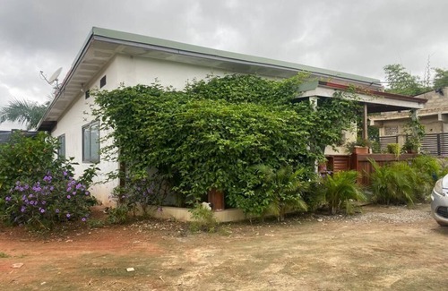 Sekondi-Takoradi Bed & Breakfast | Private cozy room in a shared house