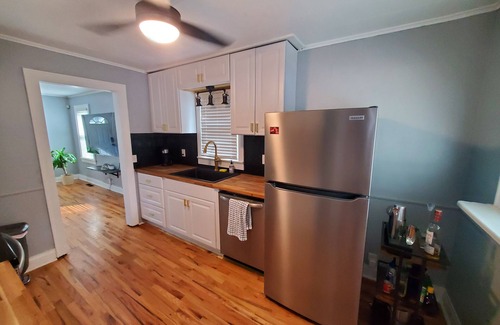 Lee's Summit House | Private Cozy & Safe House In Downtown Lee's Summit