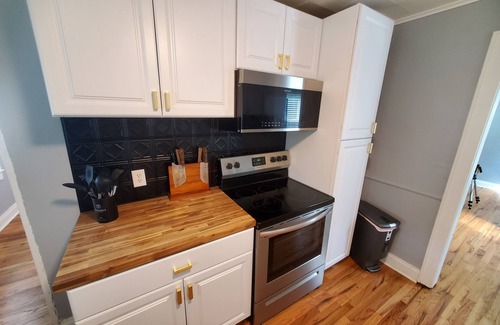 Lee's Summit House | Private Cozy & Safe House In Downtown Lee's Summit