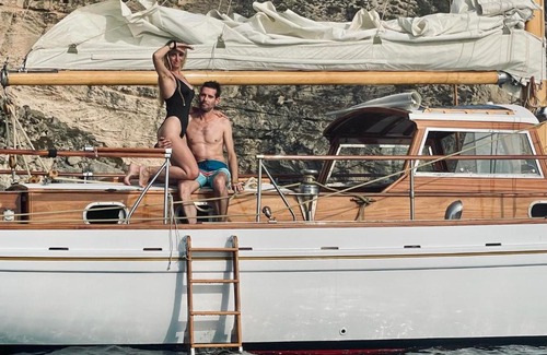 Talamanca Boat Rental | Private cruise on a classic wooden sailboat