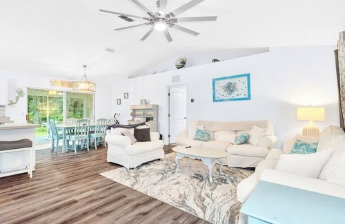 Crystal River House | Private Crystal River Getaway Minutes to Springs!