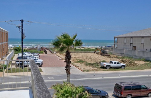 South Padre Island House | Private Custom Home Resort Feel, Large Decks Heated Sports Pool 3 Stories11 Beds