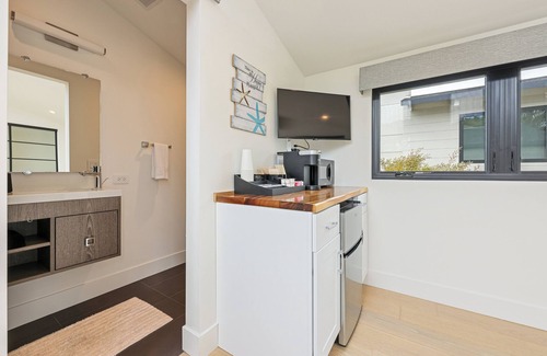 Del Mar Condo | Private Del Mar Casita Guest House - Ocean Views, Blocks from Downtown & Beach