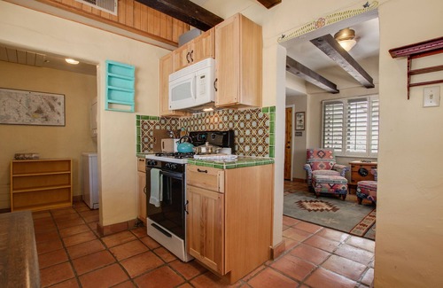 Cortaro House | Private Desert Retreat w/Mt Views- La Cholla Vista