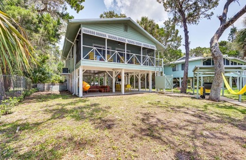 Crystal River House | Private Dock and Kayaks Crystal River Retreat!