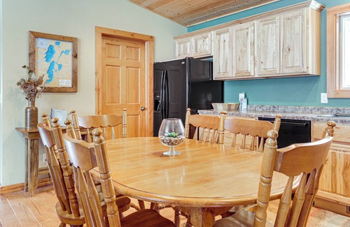 Park Falls Cabin | Private Dock, BBQ Ready: Lakefront Fifield Home!