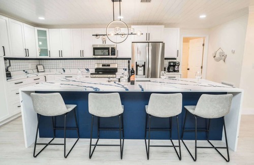 Apollo Beach House | Private Dock~Covered Pool~Hot Tub~Game Room Fun!