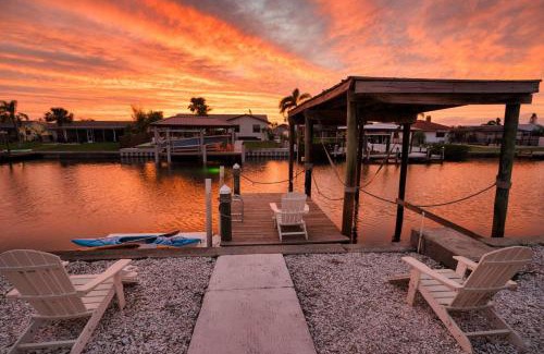 Apollo Beach House | Private Dock Heated Pool Hot Tub Game Room Fun