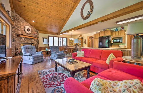 Three Rivers House | Private Dock & Stunning Views: Corey Lake Getaway!
