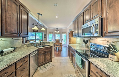 Gun Barrel City House | Private Dock & Sunset Views: Gun Barrel City Home