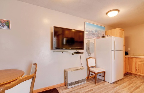 Duck Creek Village Apartment | Private Duck Creek Apartment Near Entertainment!