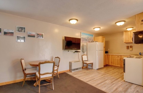 Duck Creek Village Apartment | Private Duck Creek Apartment Near Entertainment!