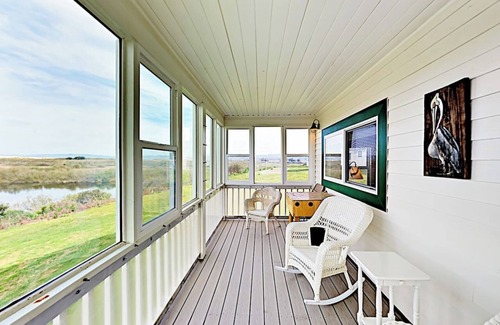 Callender Cottage | Private Dunes & Lake Views-Pismo Beach Retreat