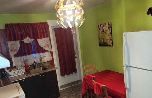 Laval Apartment | Private duplex close to all shops and restaurants.