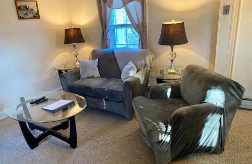 Deering Center Apartment | Private Entrance Residential Portland
