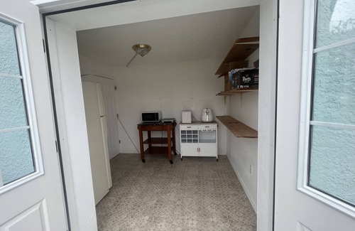 Spring Hill Apartment | Private Entrance Studio(Cheapest in the Region)