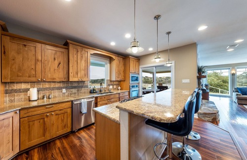 Spicewood House | Private Escape Theater, Water, Patio, Game Room!