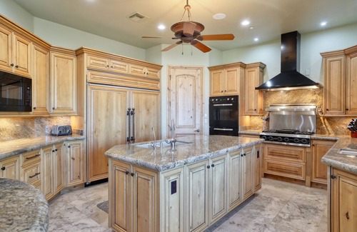 North Heights House | Private estate, insane views, minutes to Scottsdale! Groups & family paradise!