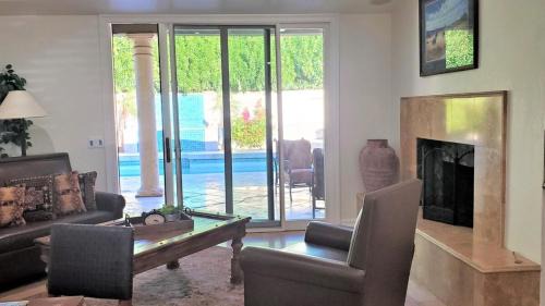 South Scottsdale House | Private Executive Home, Pet Friendly, Walkable