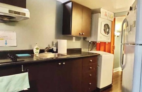 East Credit House | Private Executive Suite,17min Toronto Airport,Free Parking,Home-Office & Kitchen