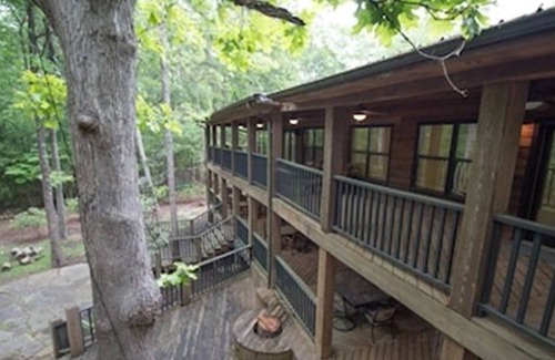 Florien House | Private*Family Lake Lodge*known as*THE LAKEHOUSE*5 Bed Rooms*4Baths*Sleeps 13*