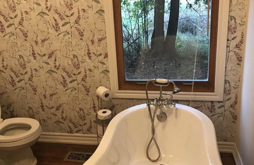 Innisfil Other | Private farmhouse w/claw foot tubs, firepit and walking trails