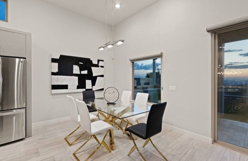 El Paso House | Private Franklin Hills Retreat