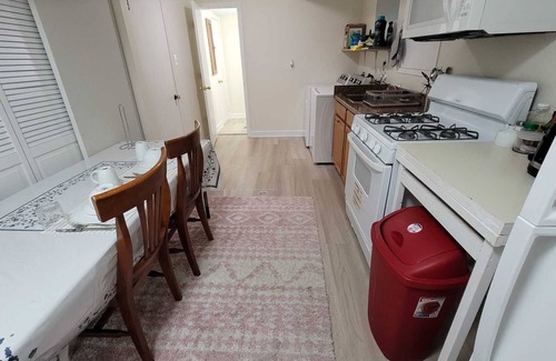 Bethesda Bed & Breakfast | Private Furnished Bedroom with Kitchen & Breakfast – Near Bethesda downtown
