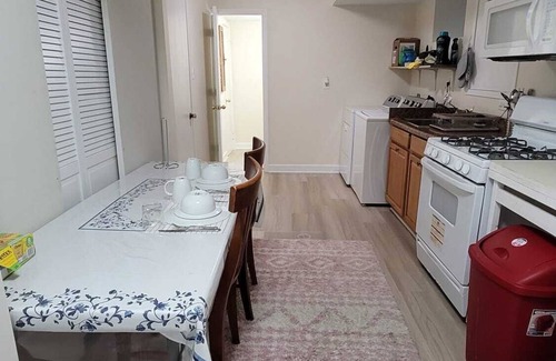 Bethesda Bed & Breakfast | Private Furnished Bedroom with Kitchen & Breakfast – Near Bethesda downtown