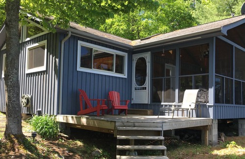 Gilmour Cottage | Private Get Away Cottage on Weslemkoon- Boat Access